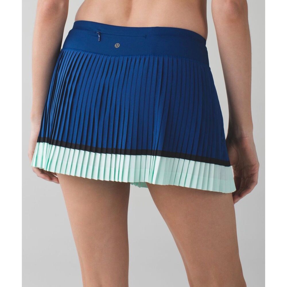 Lululemon Pleat to Street Skirt II Poseidon and Sea Mist Skirt Size 4